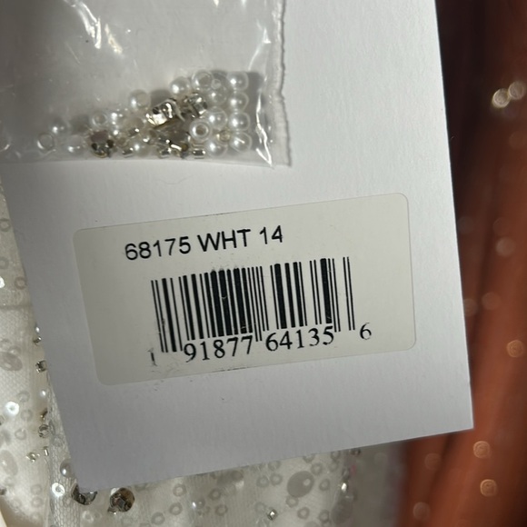 *Flawed Mac Duggal 68175 EMBELLISHED PLUNGE NECK SLEEVELESS TRUMPET GOWN - Picture 11 of 13